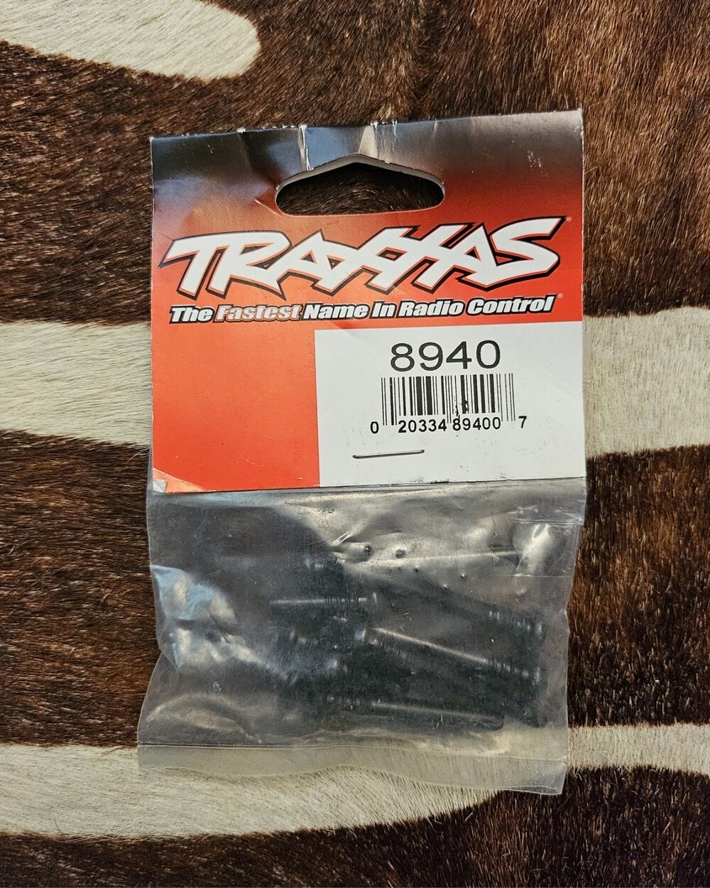 NEW! TRAXXAS MAXX SUSPENSION PIN SET. PART#8940 ID LIPO 4S